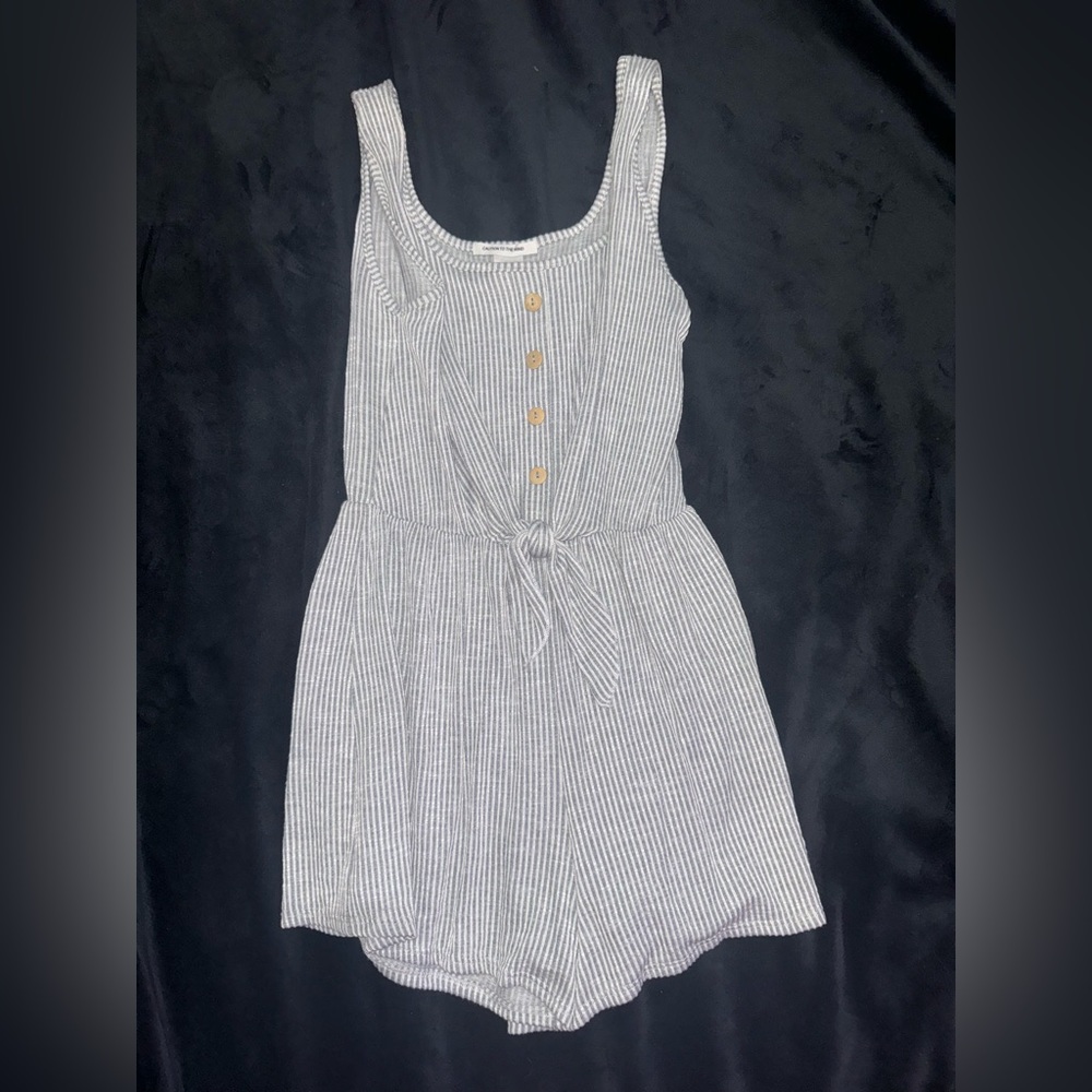 Caution to the Wind romper size:large